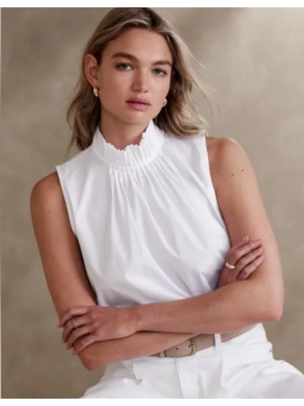 NWT Banana Republic White Pleated Mock Neck Sleeveless Blouse Top Women's Large